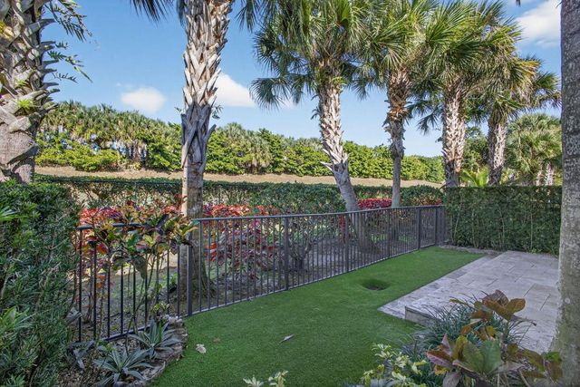 4543 Mediterranean Circle, Palm Beach Gardens, FL 33418