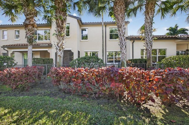 4543 Mediterranean Circle, Palm Beach Gardens, FL 33418