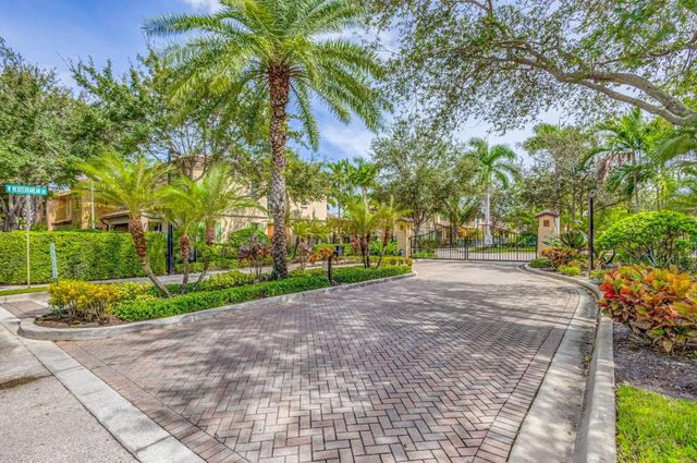 4543 Mediterranean Circle, Palm Beach Gardens, FL 33418
