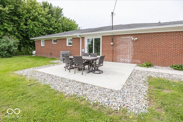 44 W Us Highway 136, Lizton, IN 46149