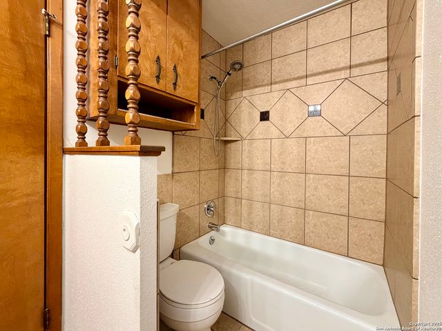 9114 George Kyle, San Antonio, TX 78240