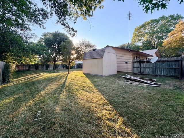 9114 George Kyle, San Antonio, TX 78240