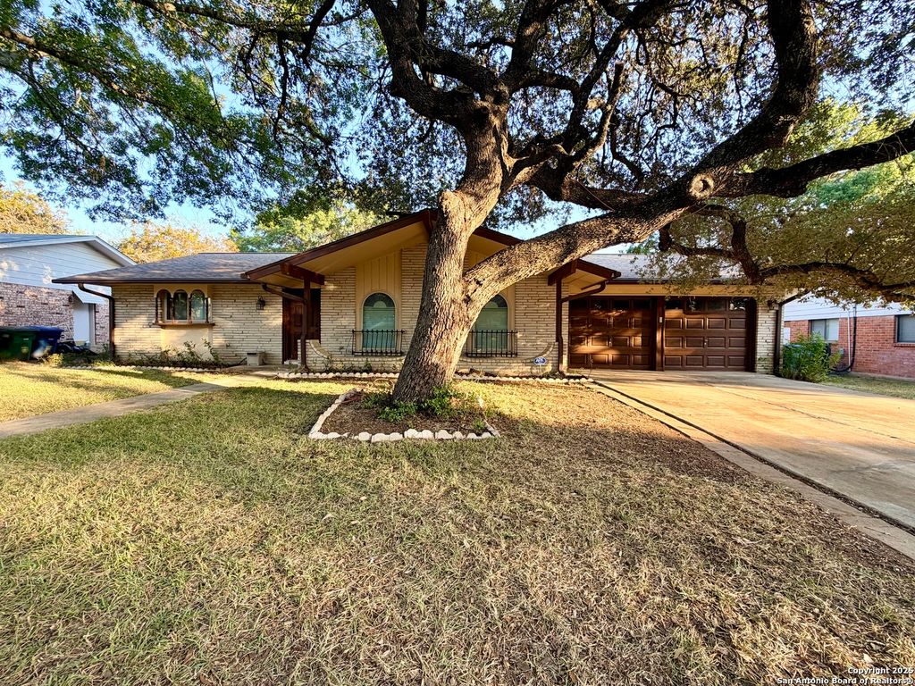 9114 George Kyle, San Antonio, TX 78240
