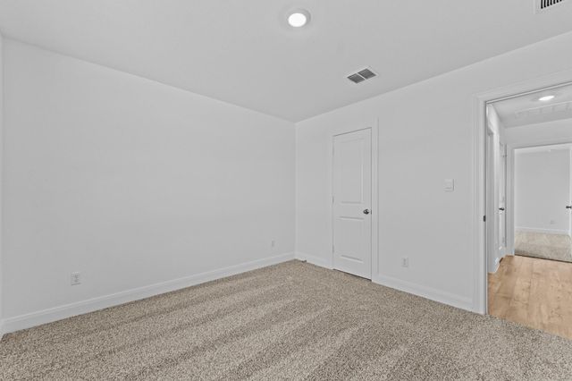 127 Union Pacific DR, Cedar Creek, TX 78612