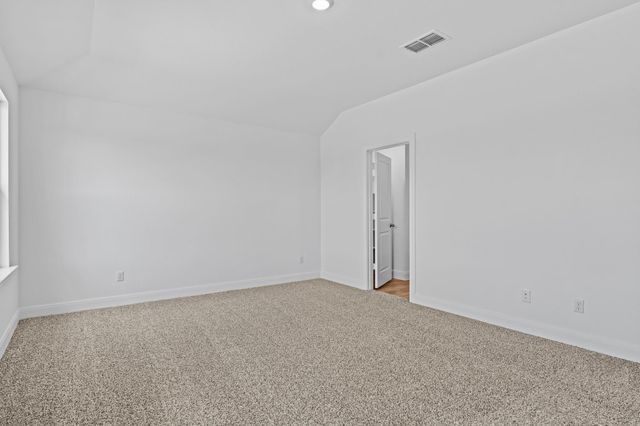 127 Union Pacific DR, Cedar Creek, TX 78612
