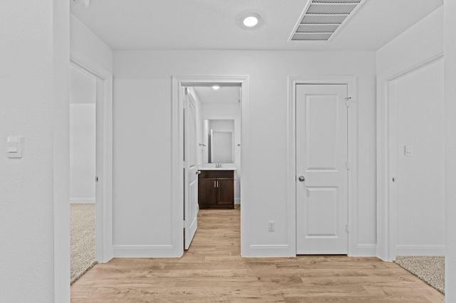 127 Union Pacific DR, Cedar Creek, TX 78612