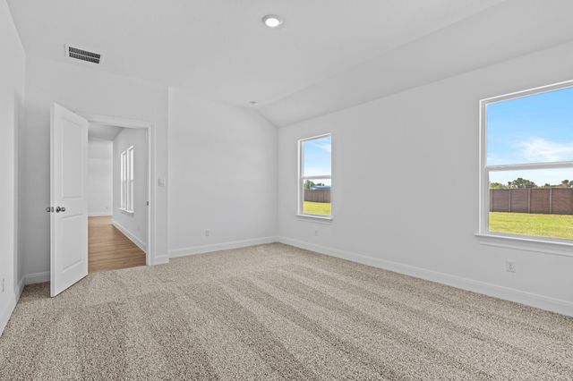 127 Union Pacific DR, Cedar Creek, TX 78612