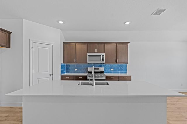 127 Union Pacific DR, Cedar Creek, TX 78612
