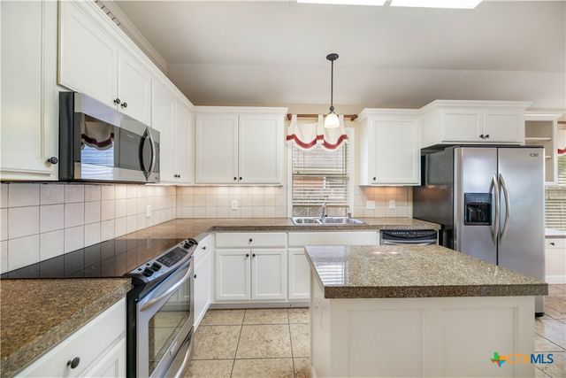 322 Green Gable Drive, Victoria, TX 77904
