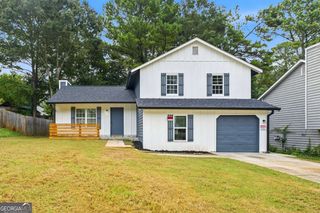 917 Lake Watch Drive, Stone Mountain, GA 30088