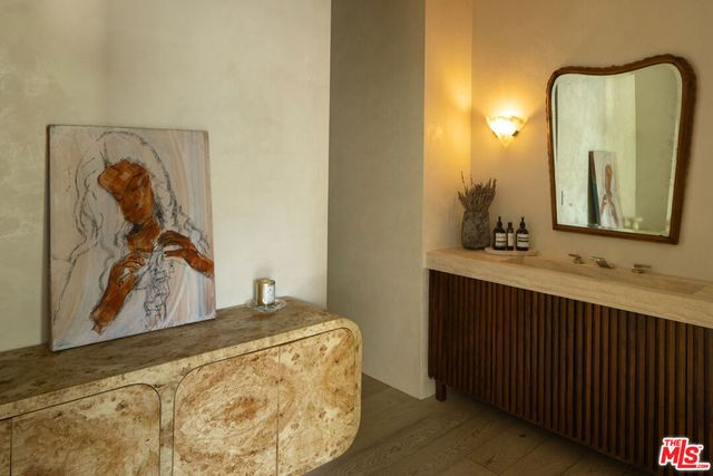 1557 Tower Grove Drive, Beverly Hills, CA 90210