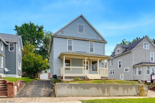 2121 10th Street SW, Akron, OH 44314