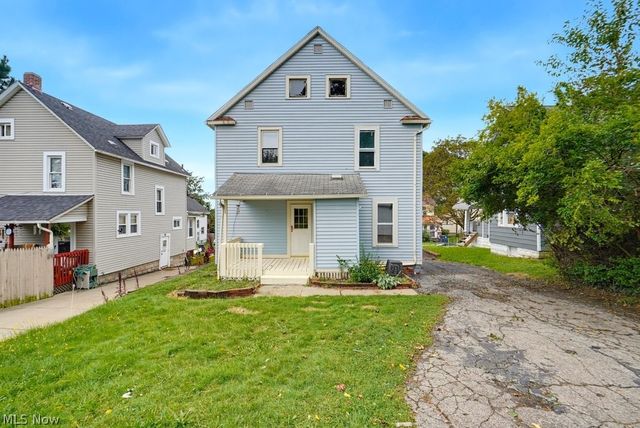 2121 10th Street SW, Akron, OH 44314