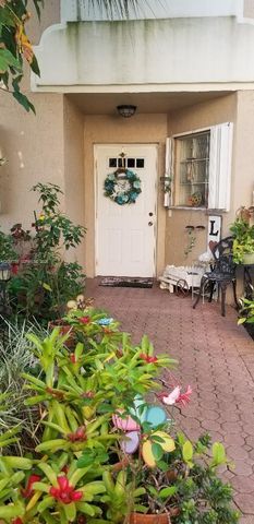6200 NW 74th Court, Parkland, FL 33067