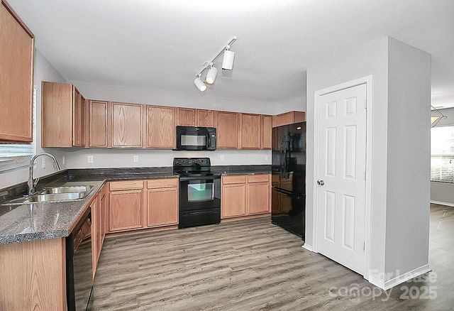 1532 April Knoll Court, Huntersville, NC 28078