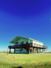 299 Northwest Dr, Rockport, TX 78382