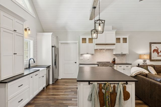 7903 Daugherty Capley Rd, Primm Springs, TN 38476