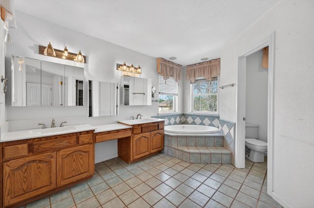 2464 Davis Rd, Williams, CA 95987