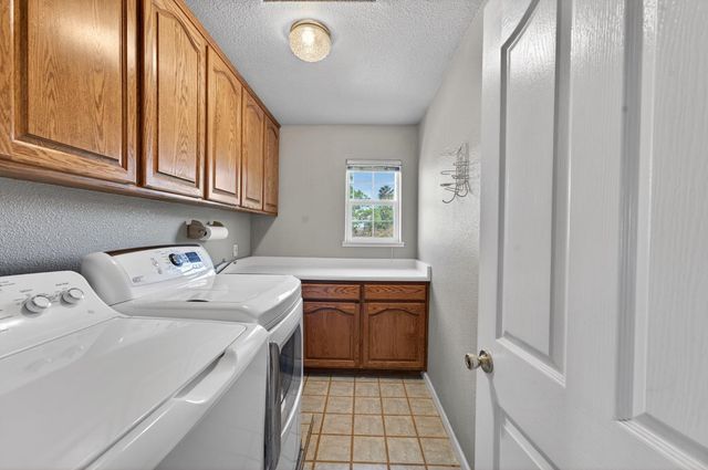 2464 Davis Rd, Williams, CA 95987