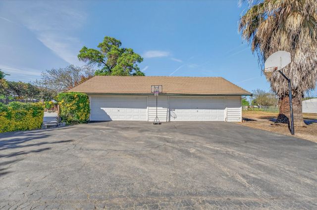 2464 Davis Rd, Williams, CA 95987