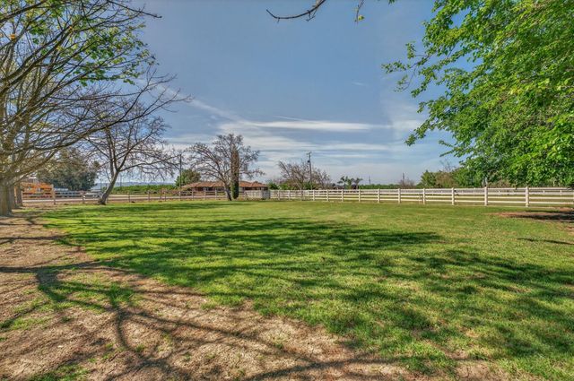 2464 Davis Rd, Williams, CA 95987