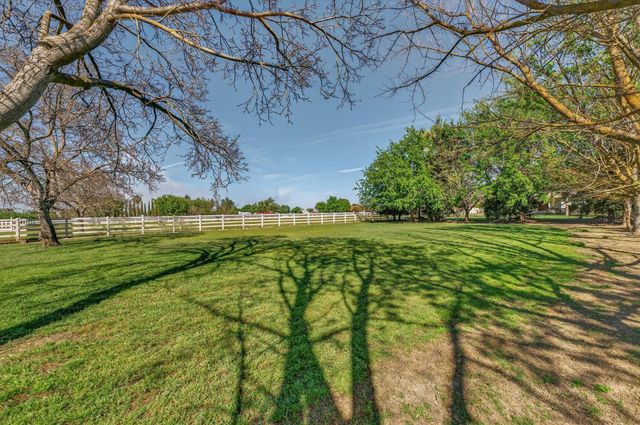 2464 Davis Rd, Williams, CA 95987