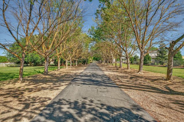 2464 Davis Rd, Williams, CA 95987