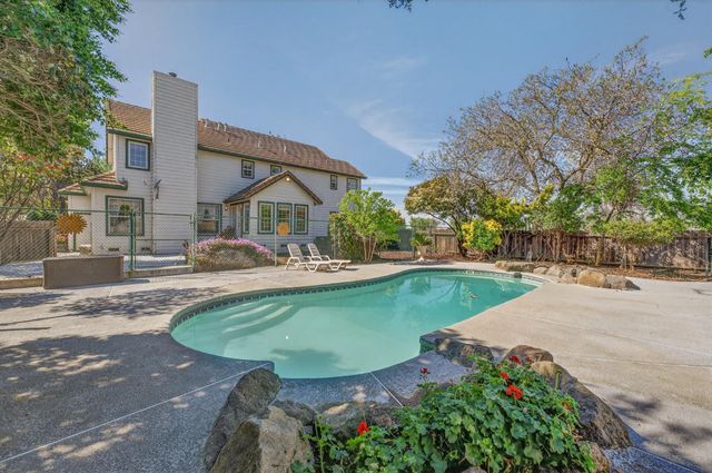 2464 Davis Rd, Williams, CA 95987