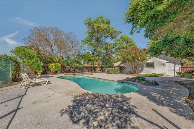 2464 Davis Rd, Williams, CA 95987