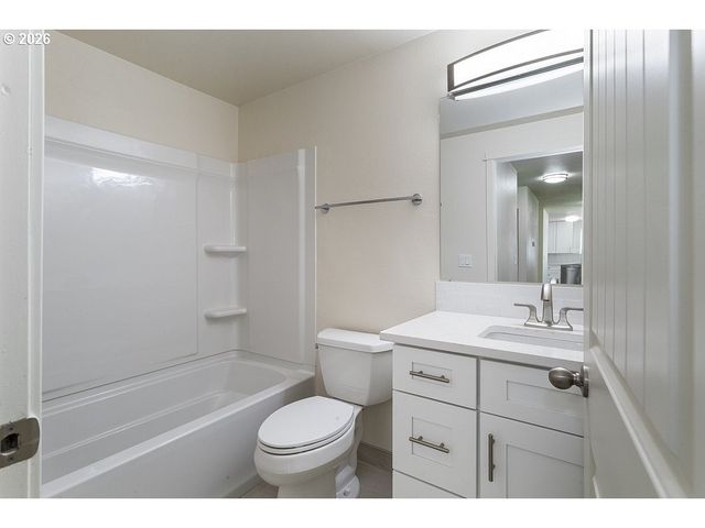 1602 Ne CENTURION Pl, Gresham, OR 97030