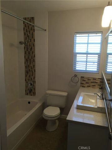 4216 E 15th Street, Long Beach, CA 90804