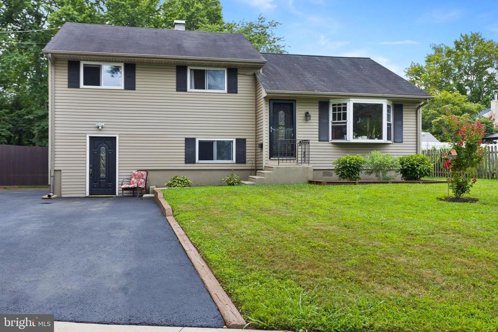 103 EATON RD, Bordentown, NJ 08505
