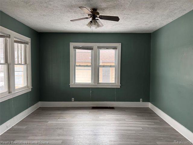 1518 Carleton Street, Port Huron, MI 48060