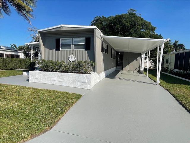 2010 SW 84th Avenue, Davie, FL 33324