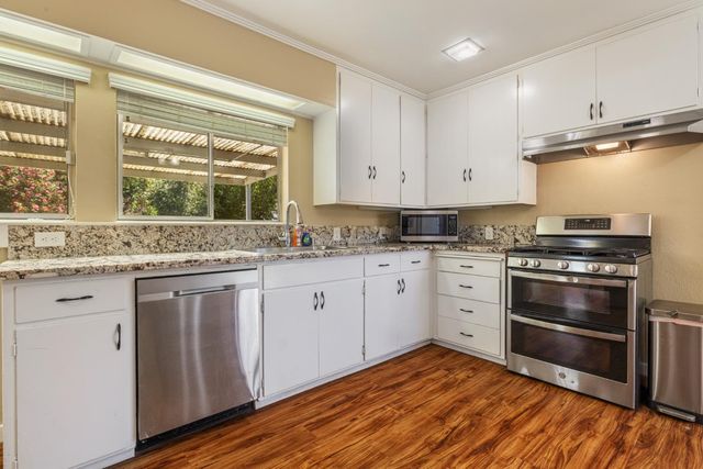 2716 Bonnie Ln, Stockton, CA 95204