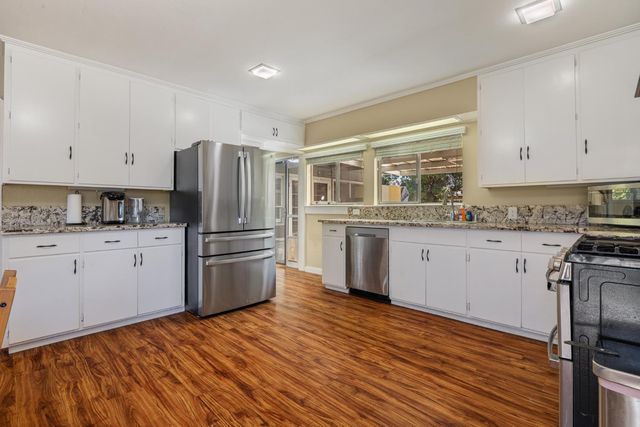 2716 Bonnie Ln, Stockton, CA 95204