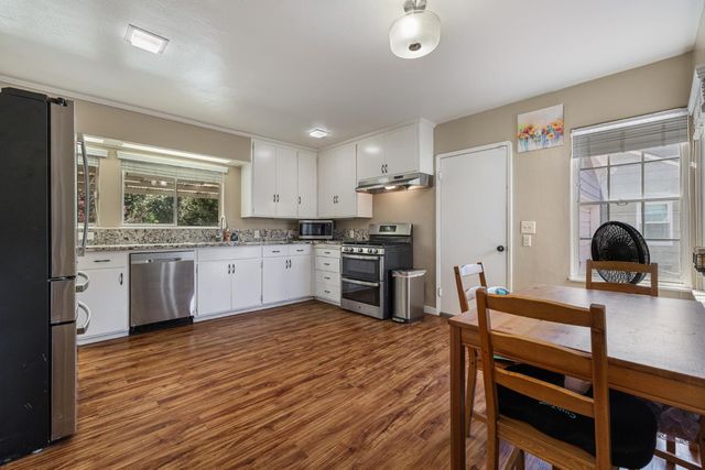 2716 Bonnie Ln, Stockton, CA 95204