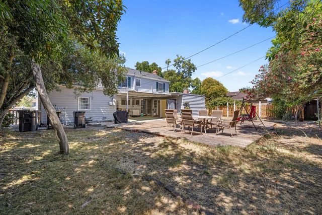 2716 Bonnie Ln, Stockton, CA 95204