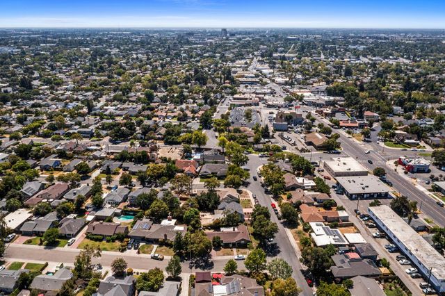 2716 Bonnie Ln, Stockton, CA 95204