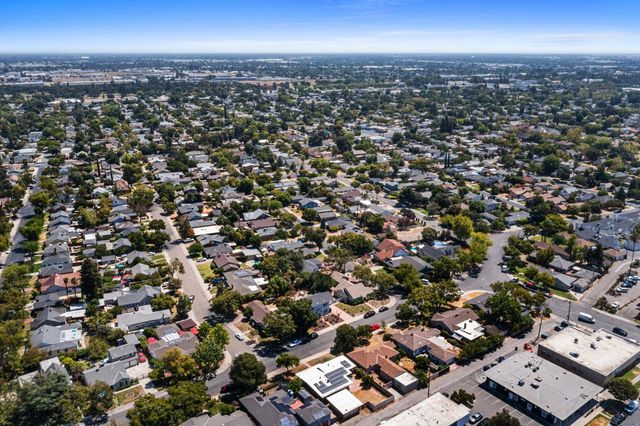 2716 Bonnie Ln, Stockton, CA 95204