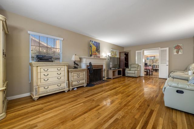 2716 Bonnie Ln, Stockton, CA 95204