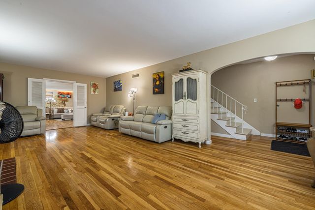 2716 Bonnie Ln, Stockton, CA 95204