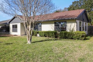 623 S 8th Street, Nederland, TX 77627