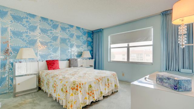 9400 Sunrise Lakes Boulevard 303, Sunrise, FL 33322