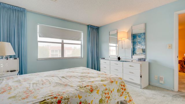 9400 Sunrise Lakes Boulevard 303, Sunrise, FL 33322