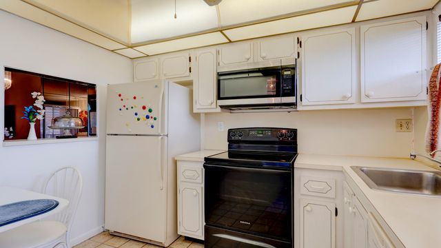 9400 Sunrise Lakes Boulevard 303, Sunrise, FL 33322