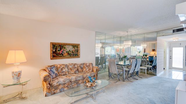 9400 Sunrise Lakes Boulevard 303, Sunrise, FL 33322