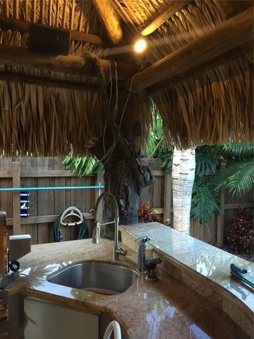 9837 SW 194th St, Cutler Bay, FL 33157