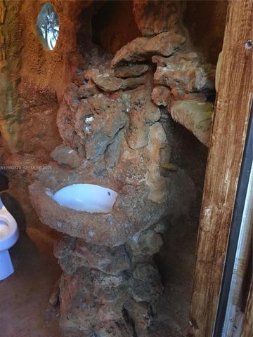 9837 SW 194th St, Cutler Bay, FL 33157