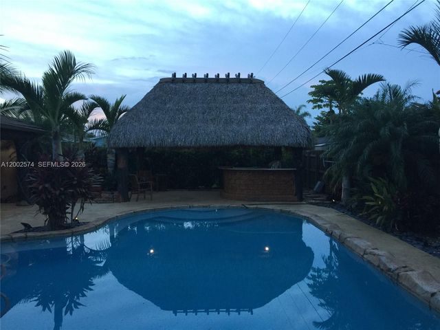 9837 SW 194th St, Cutler Bay, FL 33157